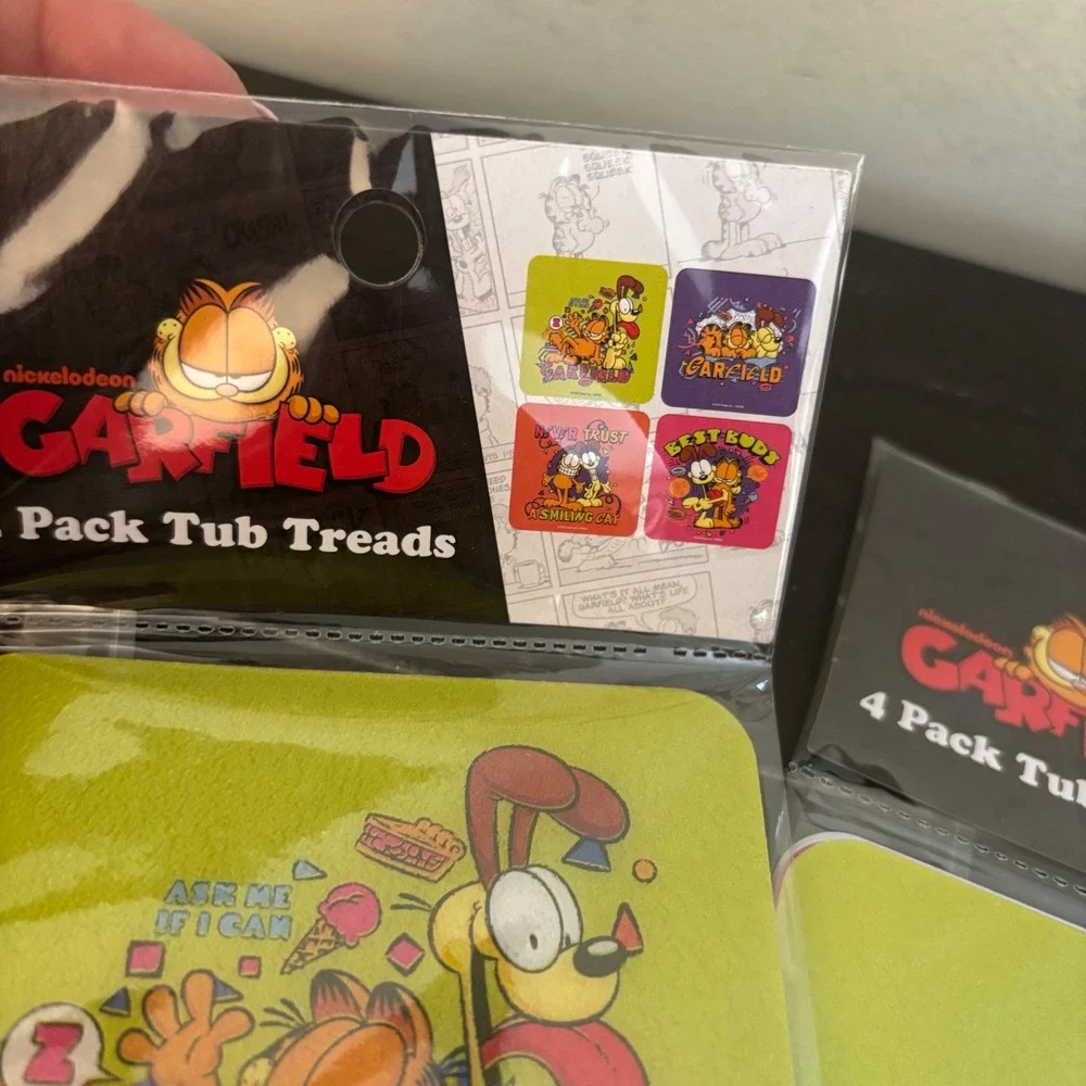 Nickelodeon |‎ Garfield | 4 Pc Tub Treads | Non-Slip Bath Stickers | 2 Pcs | NEW